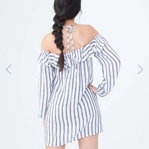 5/ $25 AEROPOSTALE white blue striped dress coverup XS